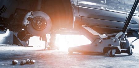 Come sollevare l'auto senza ponte in tutta sicurezza