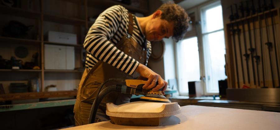 Come levigare il legno e quali attrezzi usare