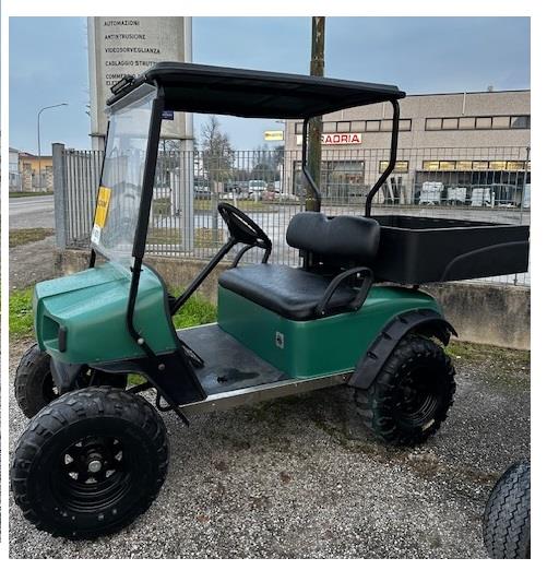 Veicolo Italcar modello Jeep con cassone| batterie nuove