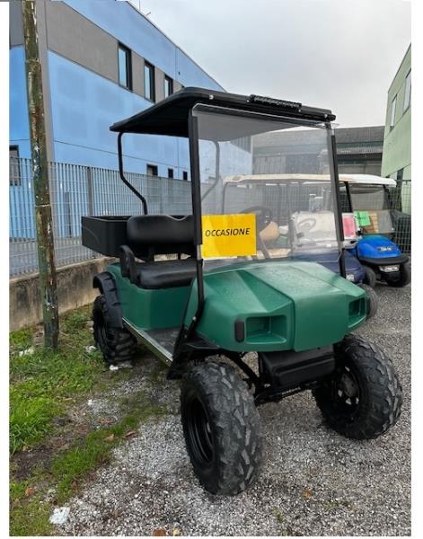 Veicolo Italcar modello Jeep con cassone| batterie nuove